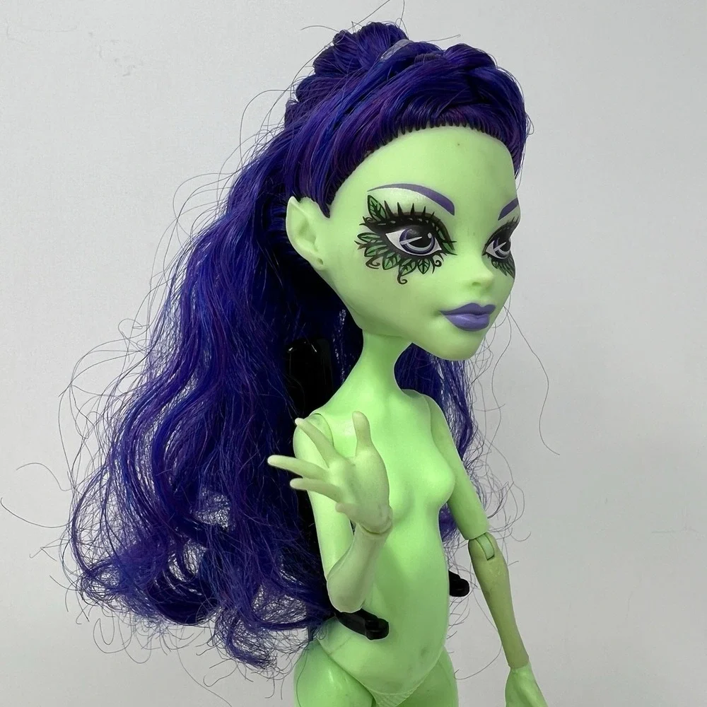 Monster High Amanita Nightshade Gloom‎ and Bloom Doll Mattel Fashion Figure 2008